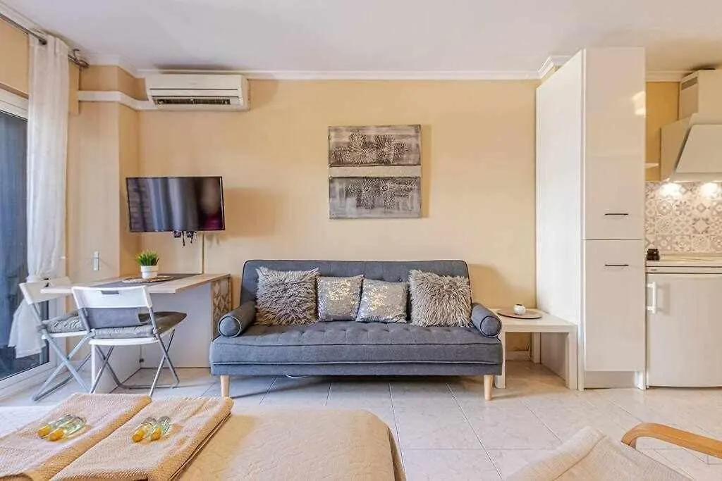 797 Holiday Rentals - Equipado estudio cerca del Parque la Paloma Benalmádena